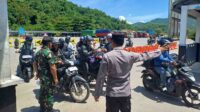 WhatsApp Image 2025-12-12 at 11.51.13 Antisipasi Kerawanan Nataru: Polsek Lembar Cek Dokumen Kendaraan Kapal